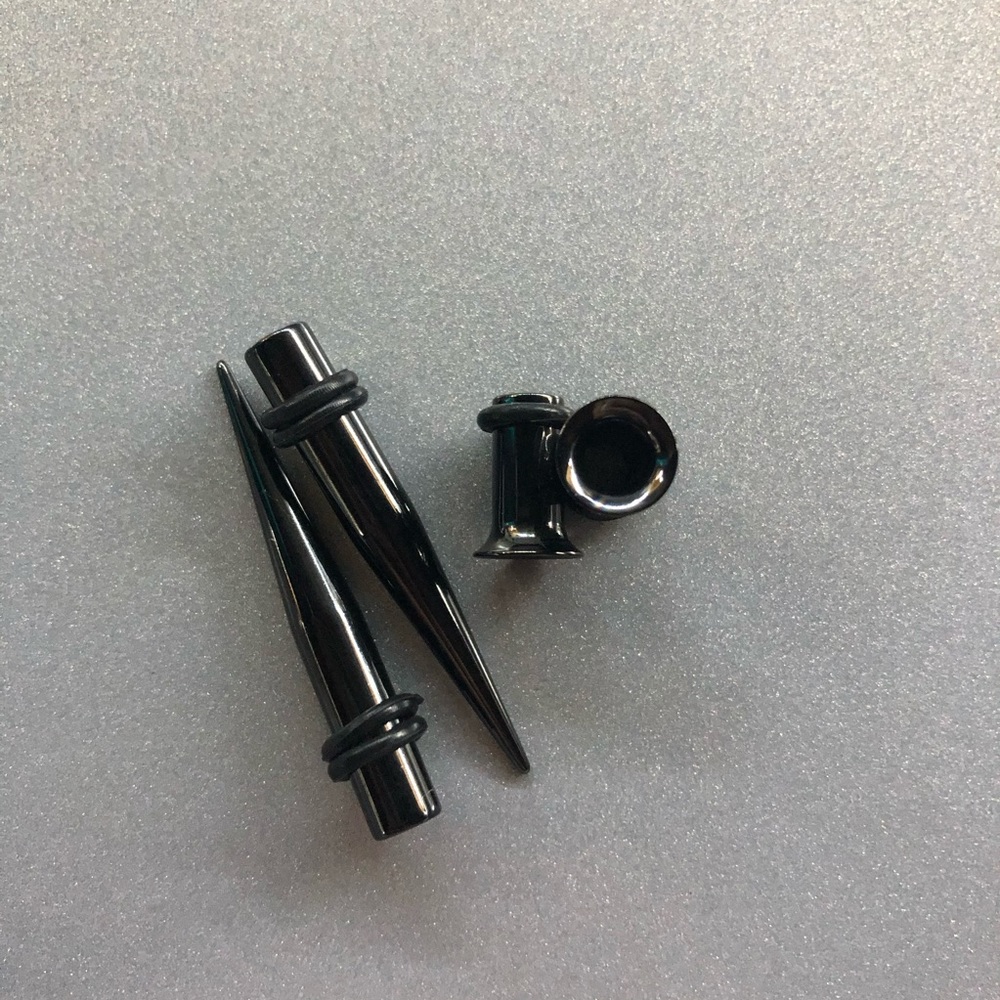 4g/5mm Black Metal Tunnel and Taper Set.